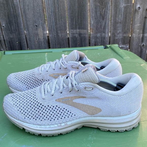 Brooks Shoes - GUC Brooks Revel 2 Running Shoes Womens Size 10 White Champagne Knit 1202811B131